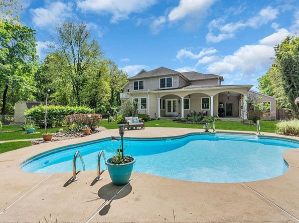 1042 Maxim Southard Rd