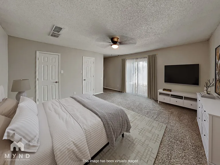Del Estrado Townhomes — Photo 8