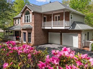 483 Heather Marie Dr, Hendersonville, NC 28792
