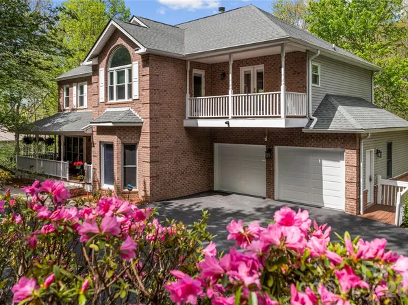 483 Heather Marie Dr, Hendersonville, NC 28792