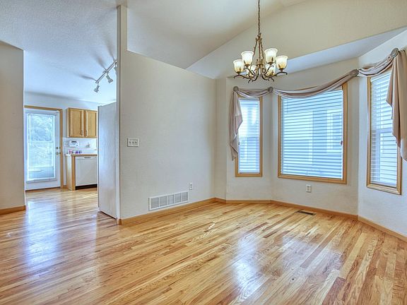 5th image of 432 Cardinal Ave
