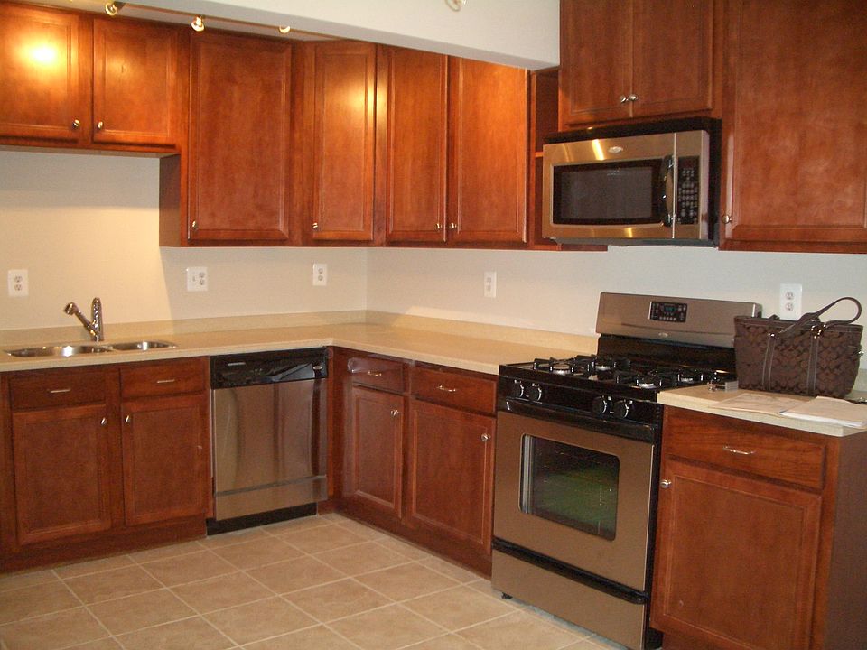 1st image of 1311 Saxon St