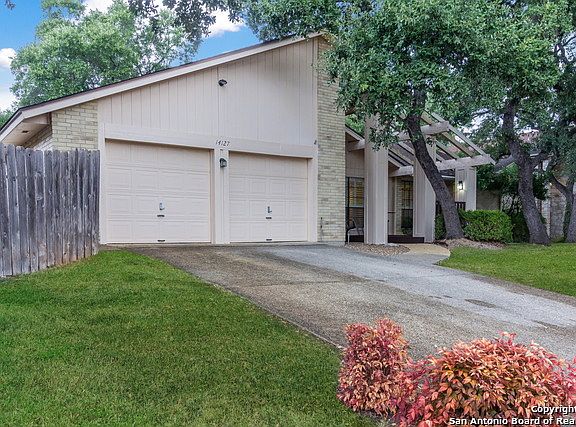 3rd image of 14127 Vantage Hill Dr
