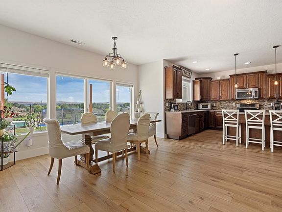 3rd image of 5404 Chapel Hill Blvd