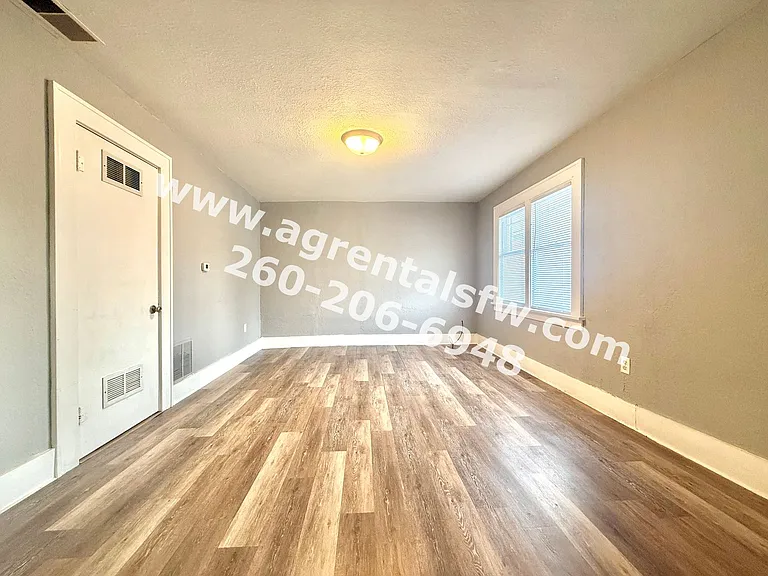 209 S West St — Photo 11