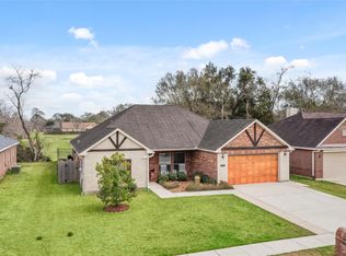 1995 Brentwood Dr, Alvin, TX 77511