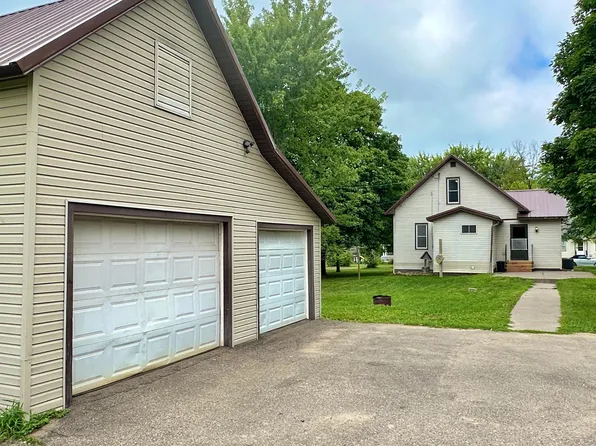 139 W Wilson Ave, Elmwood, WI 54740