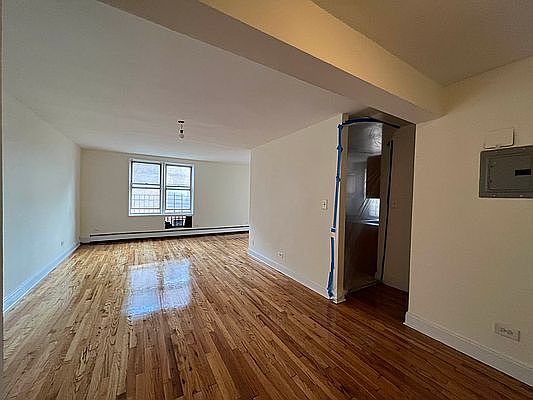 2nd image of 86-25 Van Wyck Expressway E Service Rd #3002
