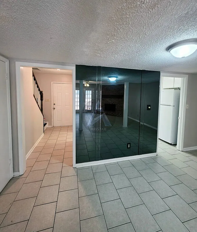 2 bed, 2.5 bath, 1280 sqft, $1,500 — Photo 2