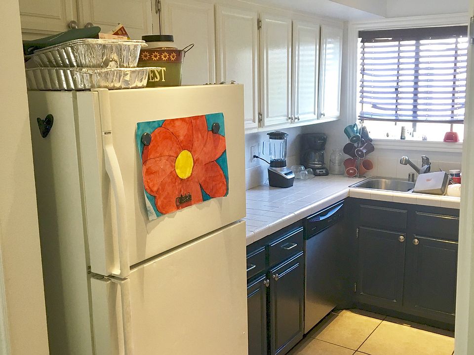 2nd image of 12515 Ralston Ave Unit 3
