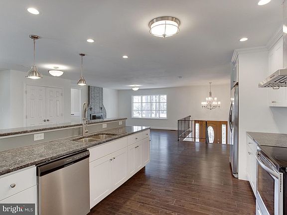 2nd image of 29602 Dogwood Cir