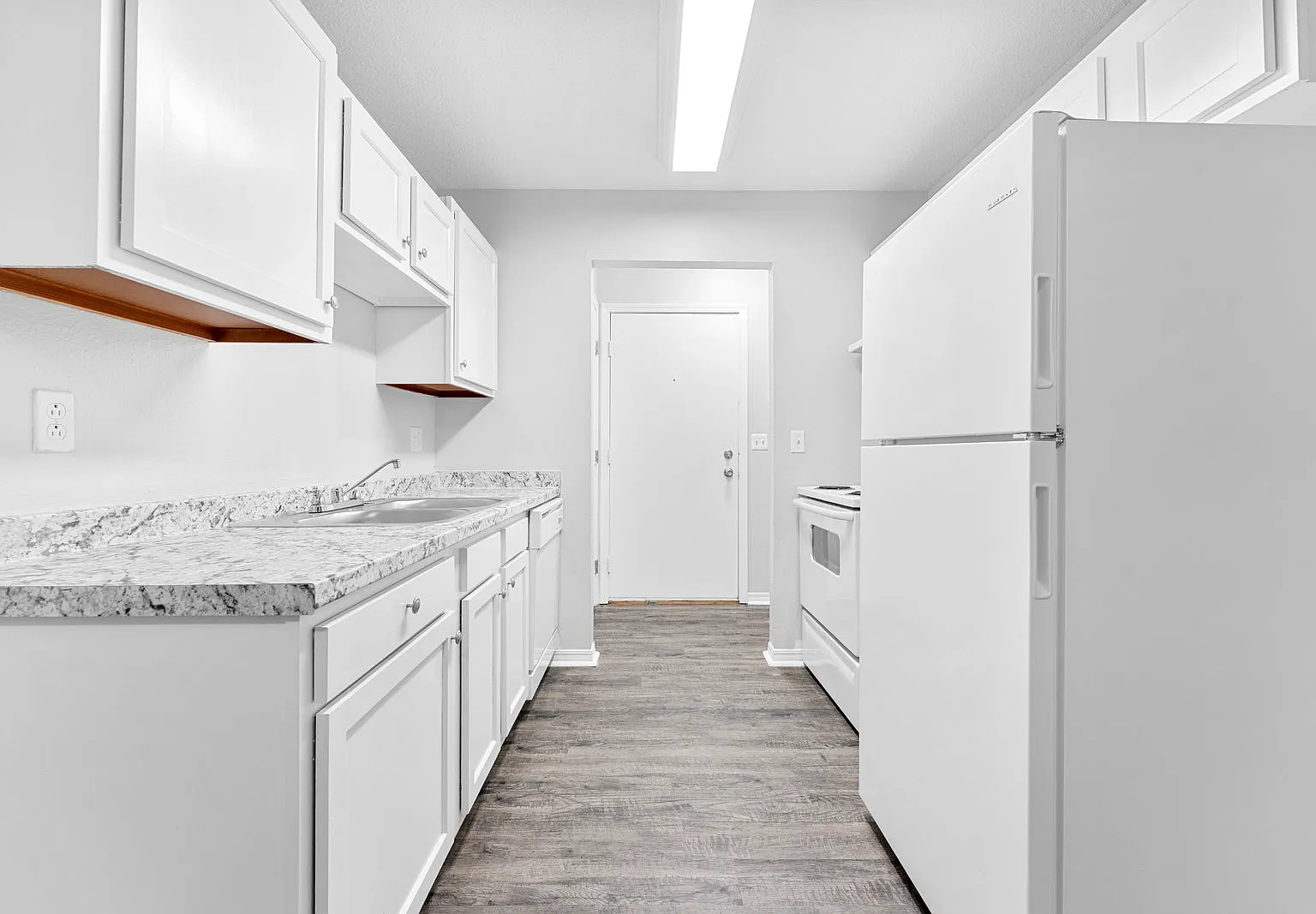 Walnut Woods Apartments — Photo 2