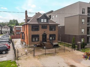 961 Ouellette Ave, Windsor, ON N9A 4J5