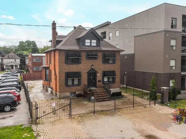 961 Ouellette Ave, Windsor, ON N9A 4J5