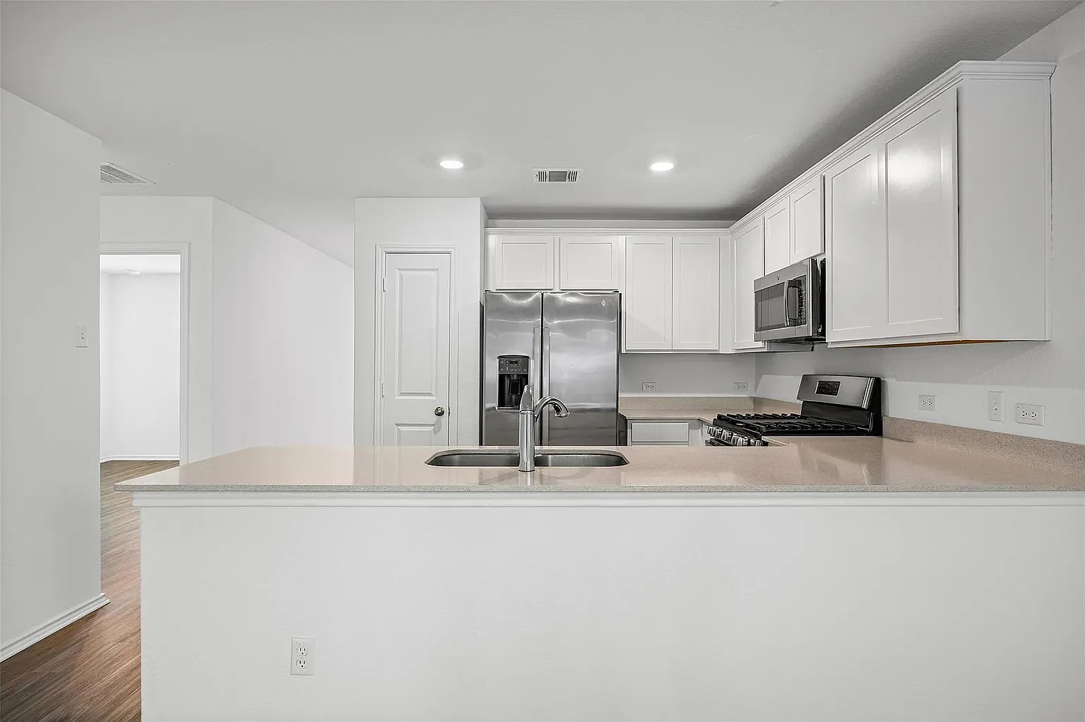 3 bed, 1550 sqft, $1,590 — Photo 4