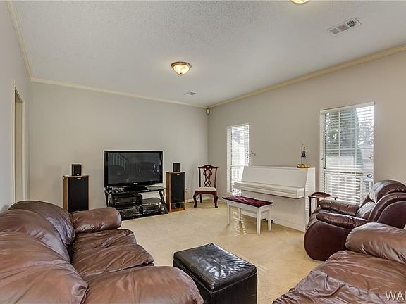 5th image of 1922 37th St NE