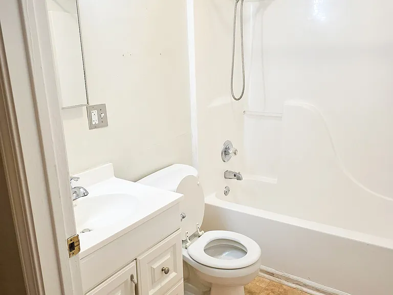 527 W Murray St #2 — Photo 15