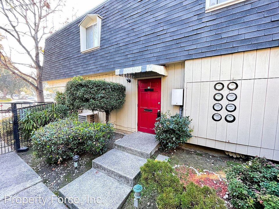 1st image of 946 Tamarack Ln #1A