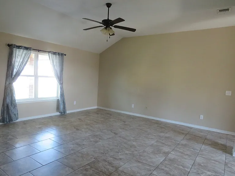 6601 Morganite Ln — Photo 3