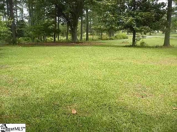 3rd image of 145 Robin Dr