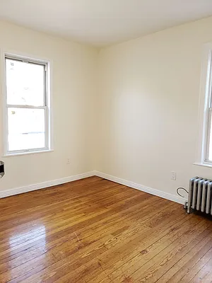 Rented by Astoria Realty | media 8