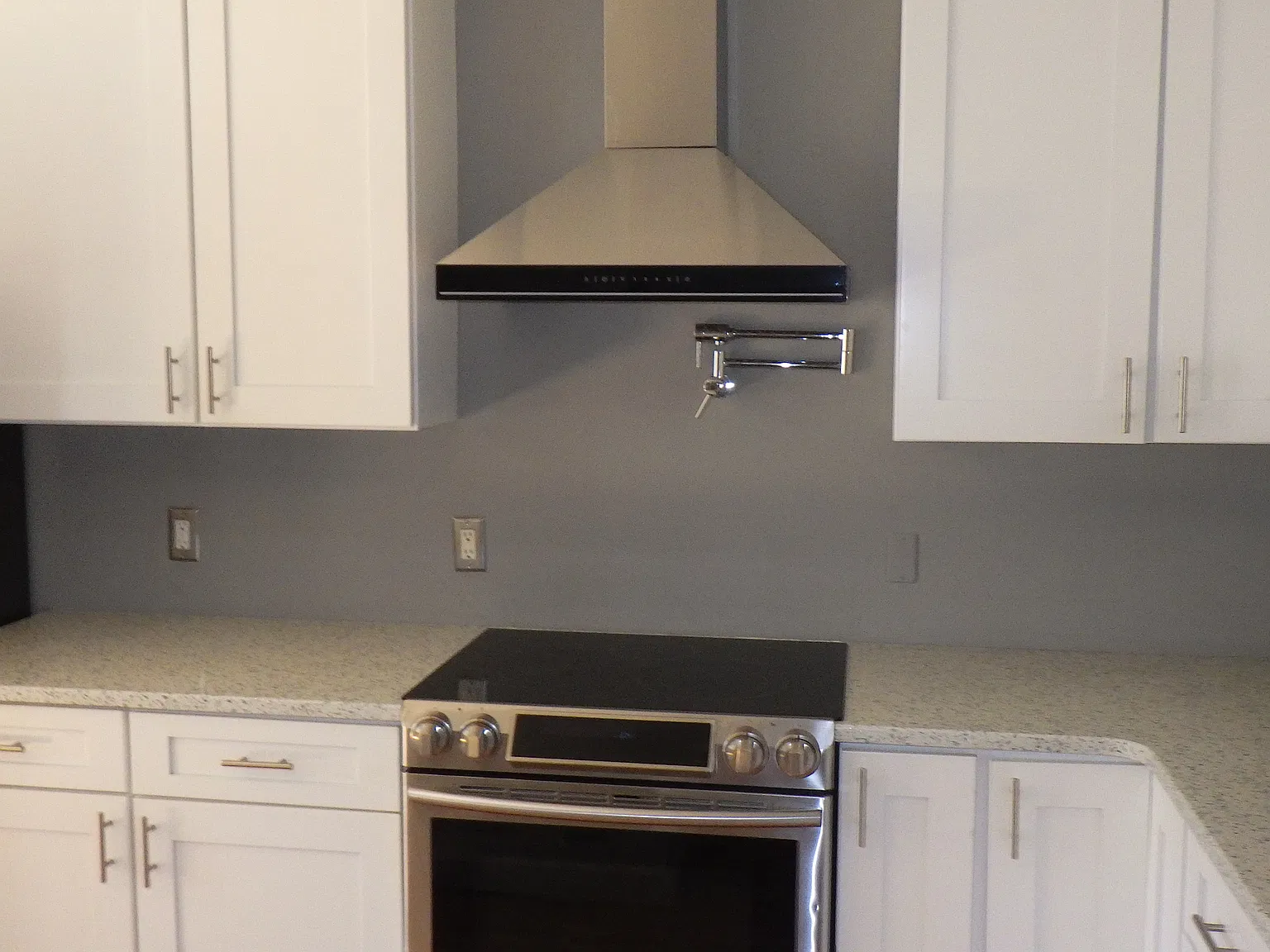 4 bed, 3400 sqft, $2,400 — Photo 4