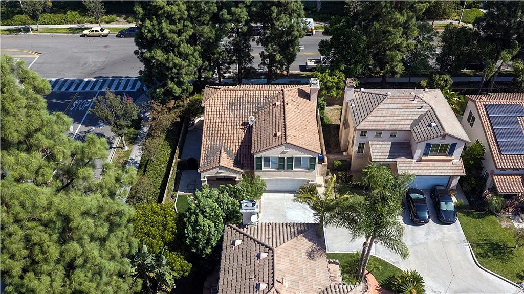 4 bed, 2.5 bath, 2135 sqft, $5,250 — Photo 4
