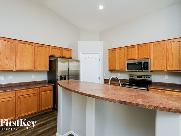 5th image of 899 W Desert Valley Dr