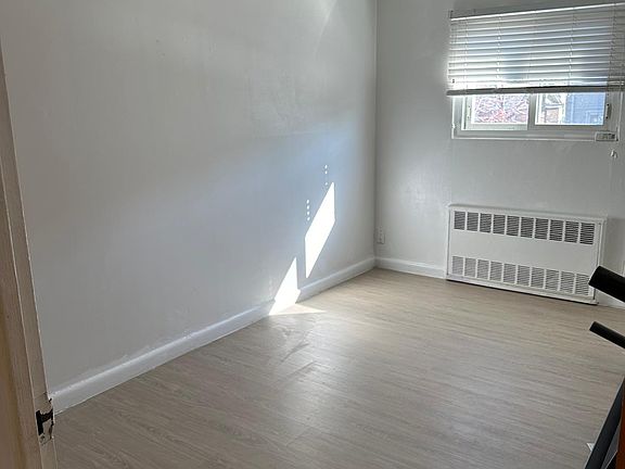 2nd image of 15929 95th St Floor 2