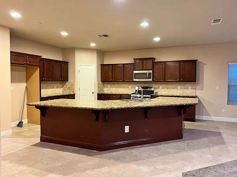 6187 E Pontiac Way — Photo 5