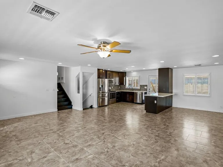8613 E Valley Vista Dr — Photo 3
