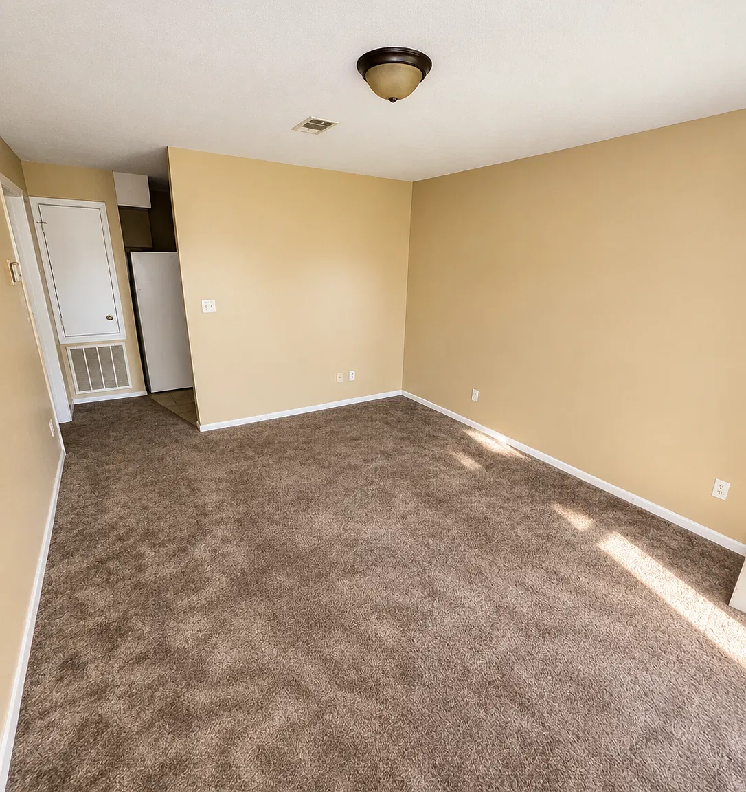 2 bed, 848 sqft, $900 — Photo 2