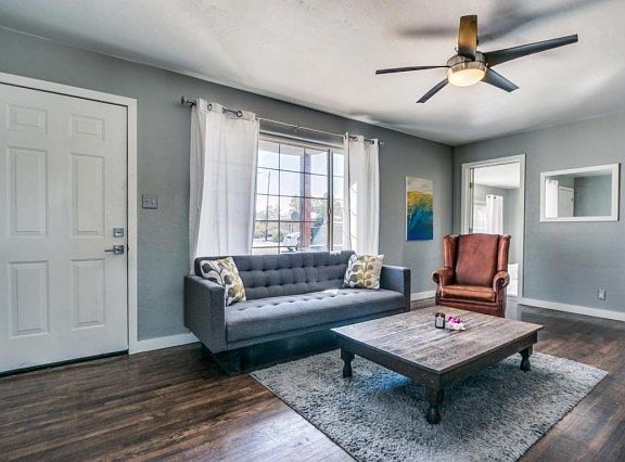 4th image of 2333 Krogh Ct NW