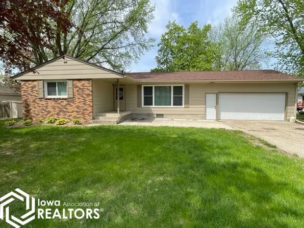 104 5th St S, Dakota City, IA 50529