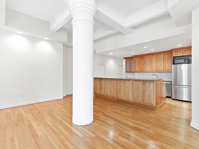 130 E 12th St #3B — Photo 3