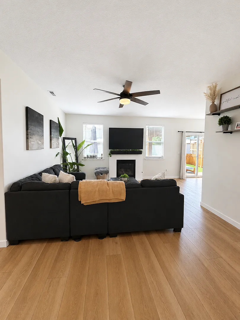 Beautiful 3-Bedroom Home with RV Parking in West Pasco — Photo 3