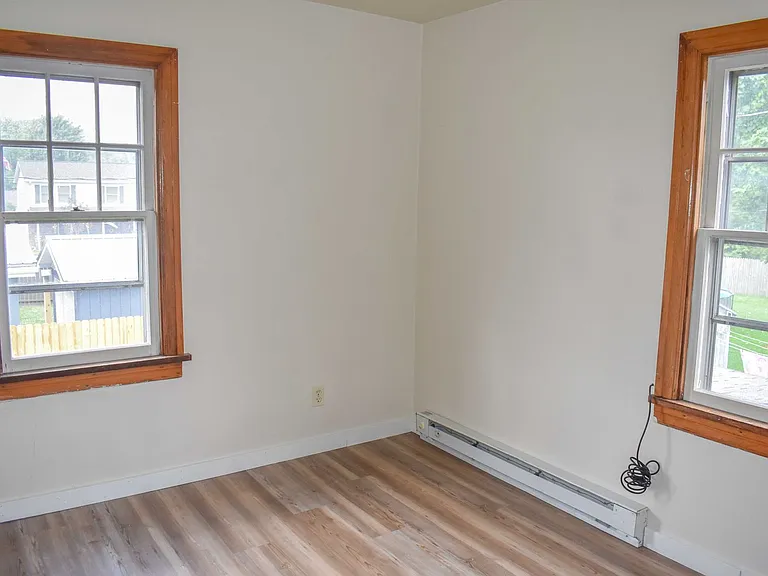 22 N Washington St — Photo 14