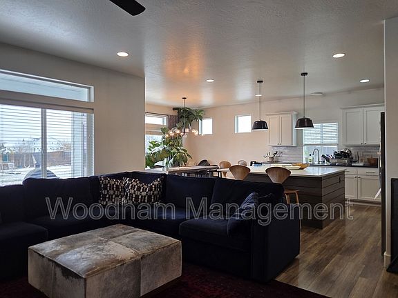 2nd image of 98 Caitlin Rd