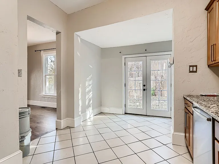 1839 Grove St — Photo 11