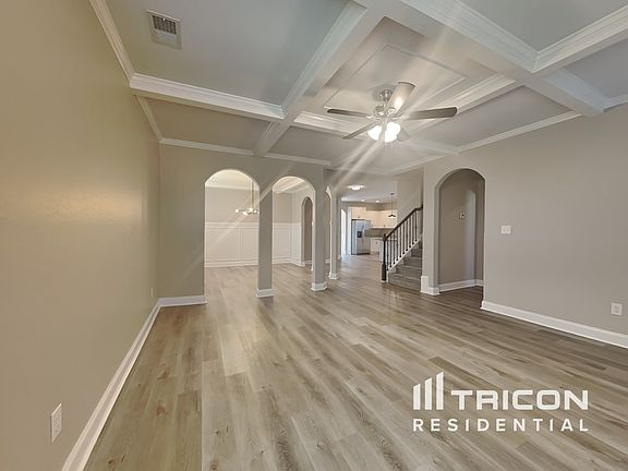 3rd image of 1221 Henry Place Blvd