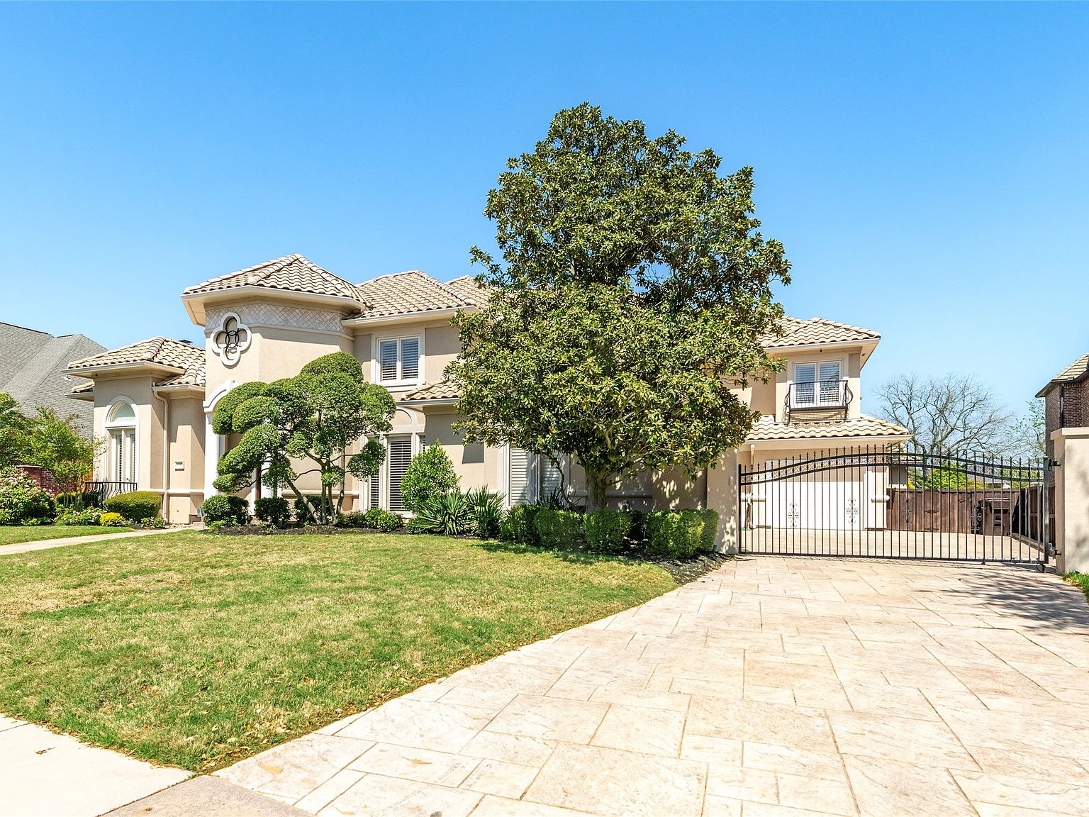 5717 Northbrook Dr