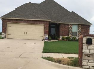 7704 SW Arnold Ct, Lawton, OK 73505
