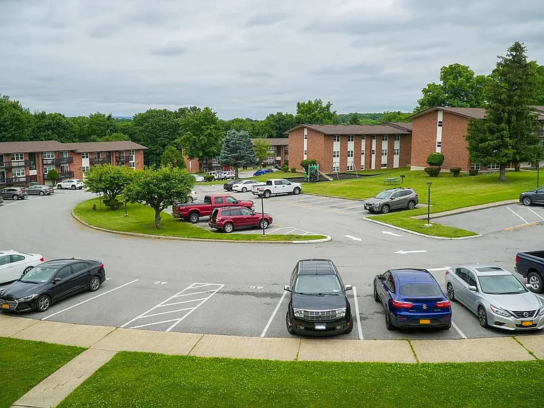 Rockwood Gardens Apartments — Photo 1