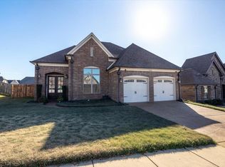 7685 Shadowcrest Rd, Memphis, TN 38125