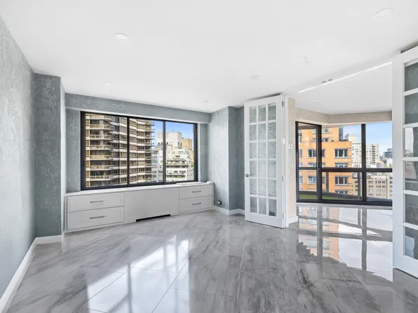 200 East 61st Street image 26 of 27