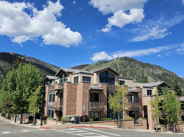 631 Washington Ave N #401, Ketchum, ID 83340
