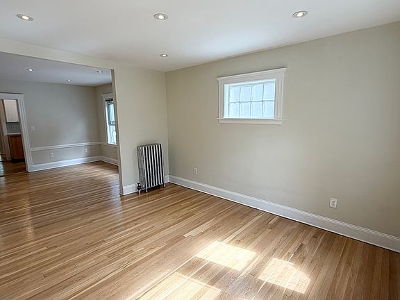 2nd image of 29 Beecher St APT 2