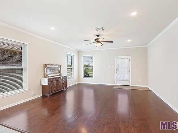4th image of 1875 Meadow Oak Dr