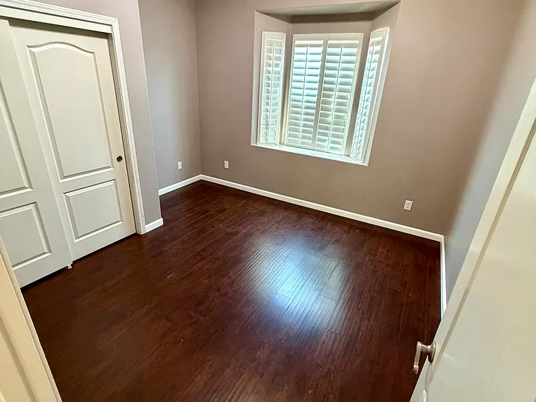 793 W Bordeaux Ln — Photo 6