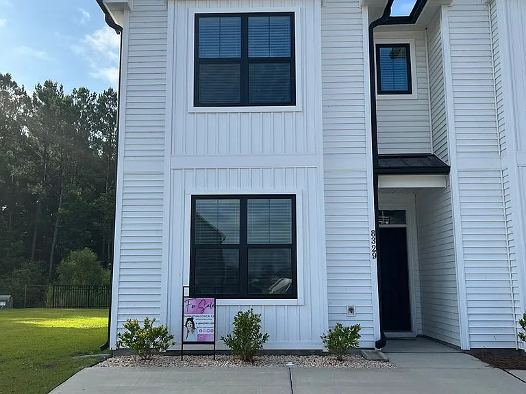 8329 Paramount Point — Photo 1